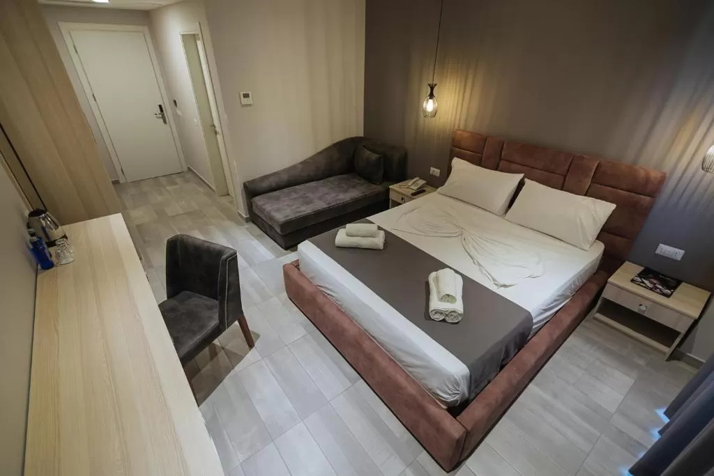 Brilliant Hotel STD DBL 3.jpg